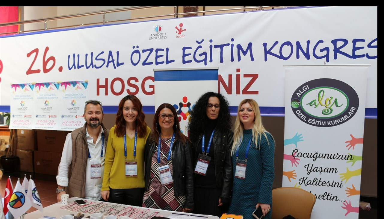 Fakat özel çocuklara yönelik bir etkinlik yapıldığında ve bu tip etkinliğin organizasyonundan işleyişine kadar profesyonel bir ekip olduğunda çocuklarımızın dikkatle izleyebildiğini kanıtlamış olduk.