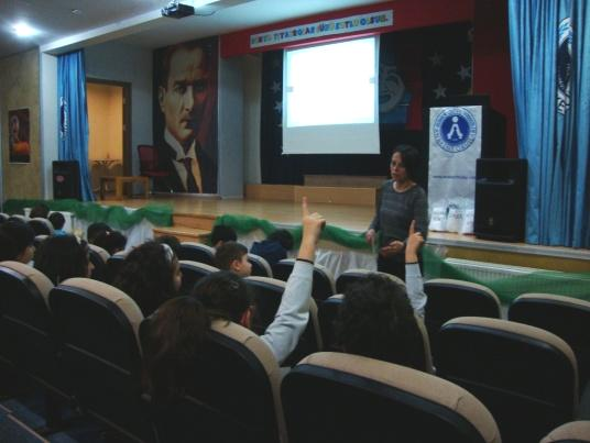 madeni paraya bozuk para da dendiğini öğrendik. *Lirayı kuruşa, kuruşu Liraya çevirdik.