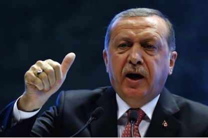 Erdoğan a hakaret dosyaları Cumhuriyet gazetesinde kantinci olarak çalışan Şenol Buran, biri polis memuru, diğeri gazetenin güvenlik amiri olan iki tanığın "Cumhurbaşkanı Erdoğan'a hakaret ettiği"