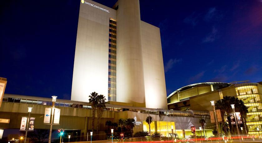 OTELLER INTERCONTINENTAL SANDTON TOWERS JOHANNESBURG Ödüllü Intercontinental Johannesburg Sandton Towers, ziyaretçilerine lüks ve