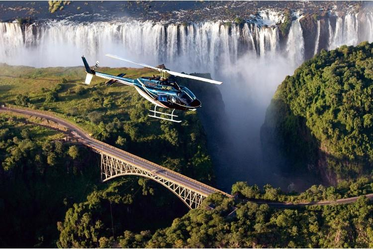 4.Gün 26 Ağustos 2017 Cumartesi : Zambiya Victoria Şelaleleri Helikopter Turu Kahvaltının ardından Victoria Şelalesi ni en iyi şekilde görebilmek için Helikopter Turu yapacağız.