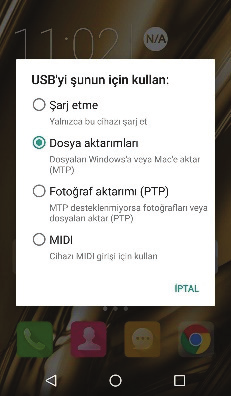 8 Cep telefonu USB ile bir PC'ye ba land nda PC cep telefonunu otomatik olarak arj edecektir. Bu durumda ekranda USB bilgisayar ba lant s ifadesi görülecektir. 1.