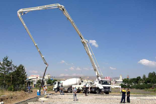 Beton Pompaları Concrete Pumps www.