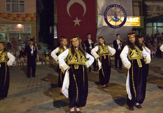 Dünyanın çeşitli coğrafyalarında bulunan ve tarihin çeşitli dönemlerinde kullanılmış yada hala kullanılmakta olan Otantik Türk Müzik Aletleri bu sergi ile anlatılmıştır ve Türk kültürü çerçevesinde