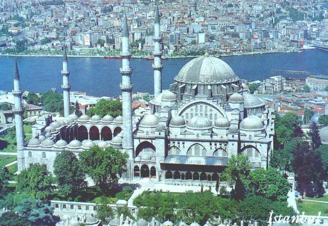Süleymaniye Camii, Mimar Sinan ın İstanbul daki en muhteşem eseridir. Kendi tabiriyle kalfalık döneminde, 1550 1557 yılları arasında yapılmıştır.