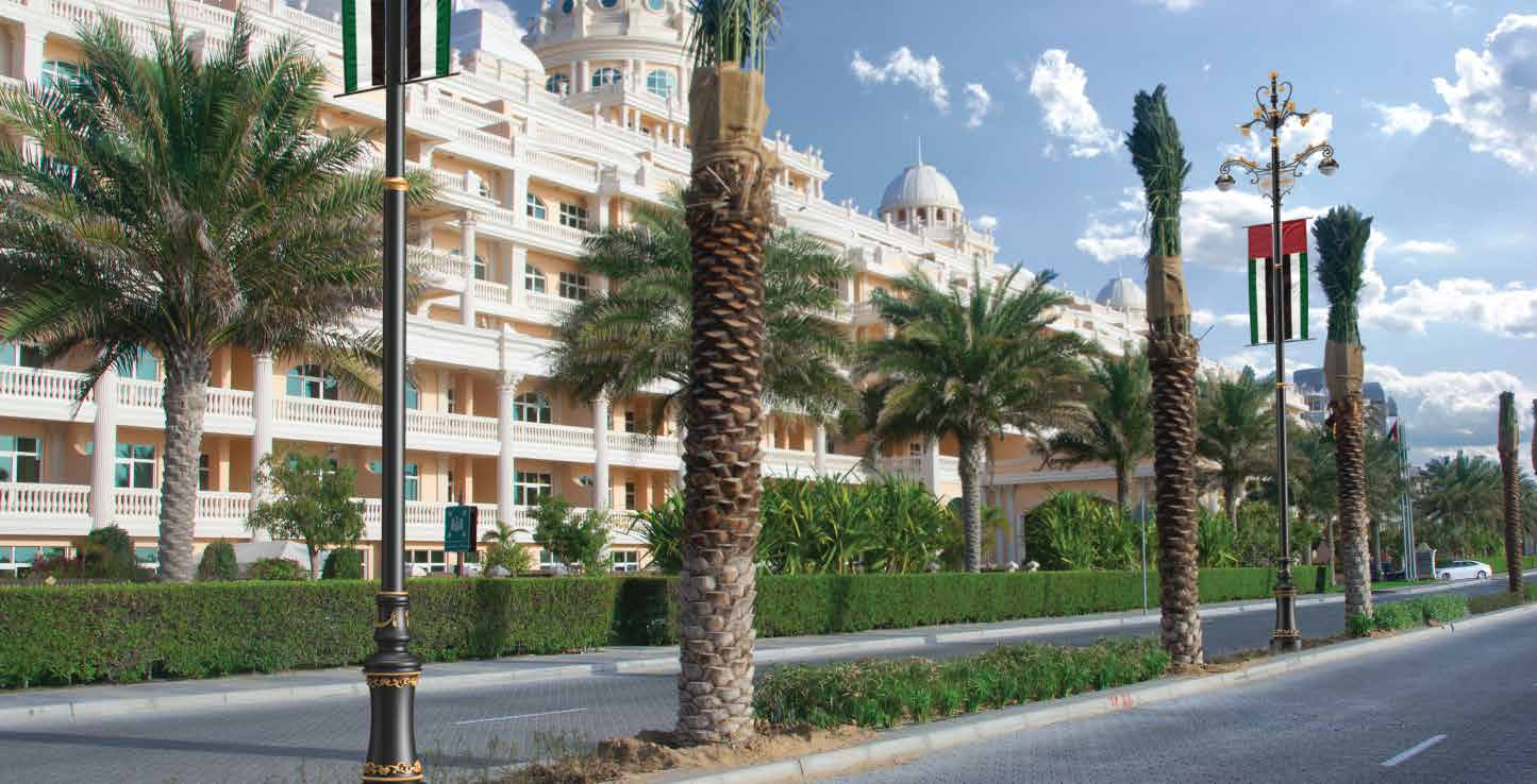 Palm Jumeirah - Dubai Dünyanın en bilinir yapay adası olan Palm Jumeirah ın (Palmiye Adası) cadde ve sokak aydınlatmaları firmamız tarafından gerçekleştirilmektedir.