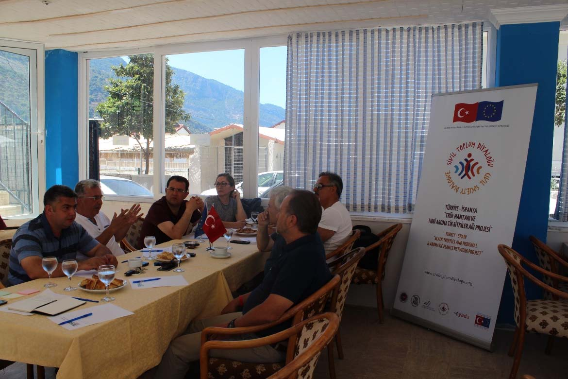 ÖNERİLER: Mevzuatların gelişmesi için katkıda bulunmak (özelilkle, ekoturizm ve gümrük mevzuatı) Gıda, Tarım ve Hayvancılık Bakanlığı nın ilgisini arttırmak için aktiviteler gerçekleştirmek Önemli