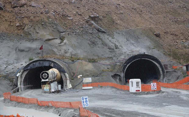 Ovit Tunnel nears the light The light is only meters away from the tunnel of Ovit whose construction is ongoing in Rize s district of İkizdere, at the Mt Ovit Pass, and which is Turkey s longest