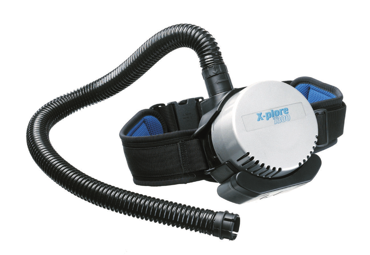 Dräger X-plore 7300 Motorlu Solunum Ünitesi (PAPR) Dräger X-plore 7300, tehlikeli parçacıklara karşı koruma söz konusu olduğunda en uygun elektrikli hava temizleme respiratörüdür.