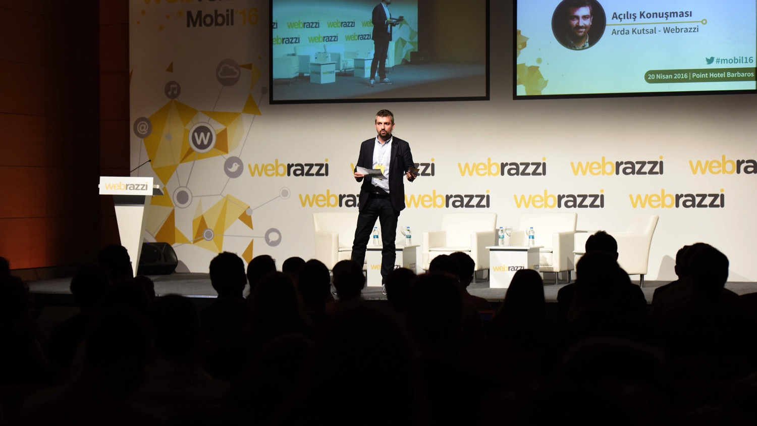 Arda Kutsal, Webrazzi Mobil 2016 sahnesinde 2017 yılı yenilikleri: 2 yeni temahk konferans (İnovasyon ve Developer) ile toplam 7 konferans gerçekleşhrilecek.