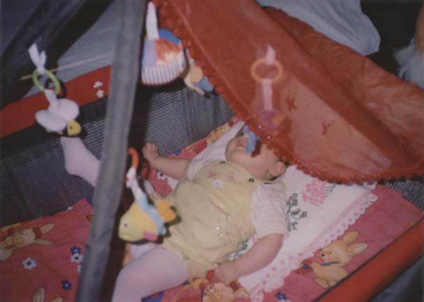 Foto 4: Al yazma ile alkarısından korunmaya çalışılan bebek(neriman Sinem Akyol,