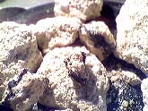 70 Orta Tabaka (P2) Pomza Örneği; +12,5 mm Bu boyutta aglomere olmuş tanelerin ana bileşim minerali kuvars
