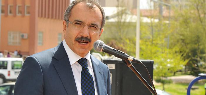 Profesyonel bürokrasi mantığı geliyor Eylül 14, 2011-4:38:04 Milli Eğitim Bakanı Ömer Dinçer, ''Artık daha etkin ve verimli çalışacak, daha esnek ve daha bütüncül bir yapıyla hedefe odaklanmış bir