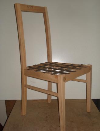 30 3.2.1. Sandalye Modelleri M1 Modeli Sandalyeye ilişkin net resim Şekil 3.4 de, perspektif görüntüleri Resim 3.