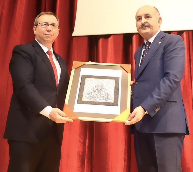 Başarının Sırları Konferansı Çalışma ve Sosyal Güvenlik Bakanımız Dr. Mehmet Müezzinoğlu tarafından verilen Başarının Sırrı Konferansı Balkan Kongre Merkezi nde gerçekleştirildi. 1.6.