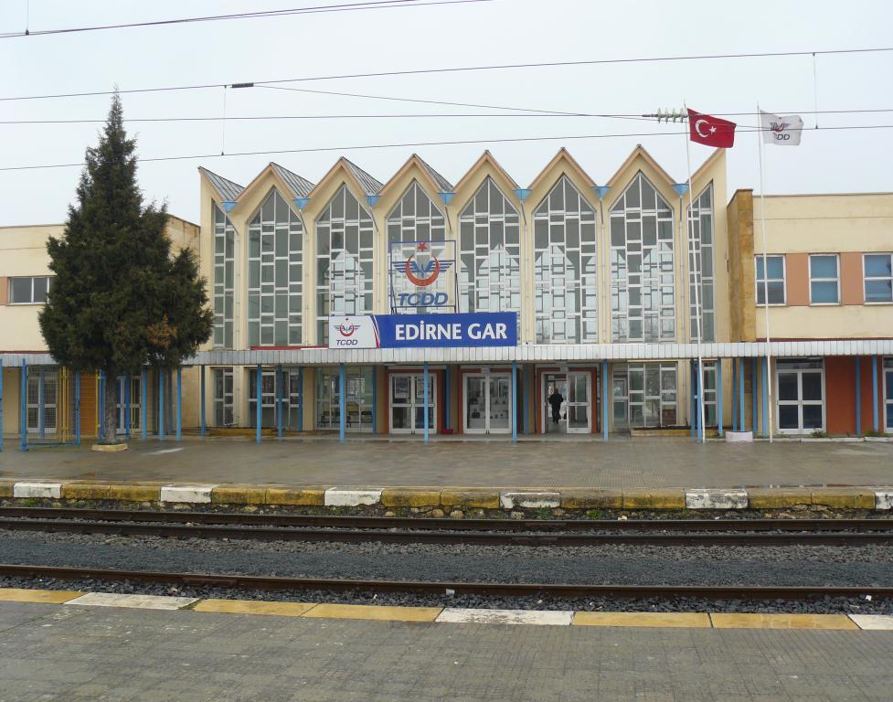 312 2.8.2. Demiryolu Ulaşımı ve Turizm Edirne ve çevresinde demiryolu ulaşımı Osmanlı Devleti (Sultan Abdulaziz) Dönemi ne kadar uzanır.