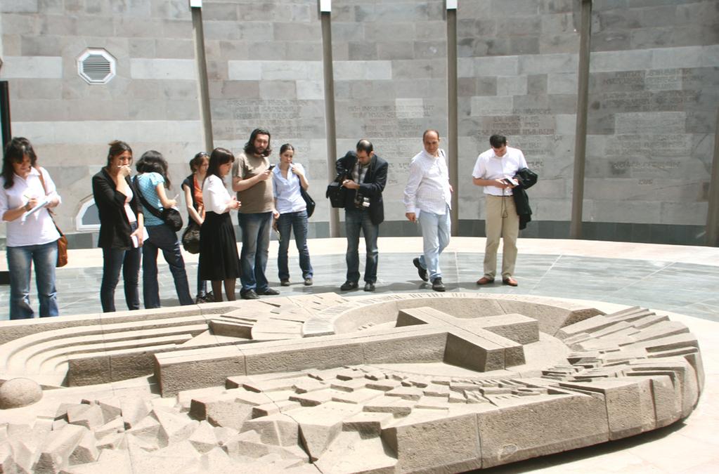 İki ülkenin de birbirini daha iyi tanımasını sağlayacak yegâne iletişim araçlarından biri olan medya çalışanlarının katılığı programlarda iki ülkenin gazetecileri karşılıklı olarak