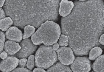 19 Şekil 1.4. Nanocluster (Filtek Supreme, 2010). Nanodolduruculu kompozitlerin diğer kompozitlere karşı bir takım avantajları olduğu bildirilmiştir.