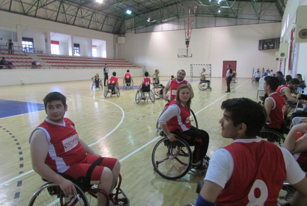 Bilmeden de olsa bu besinler onların sağlığını bozabilir ve hatta ölümüne bile sebep olabilir. Biz de sevimli dostlarımıza zarar veren yiyecekleri araştırdık.