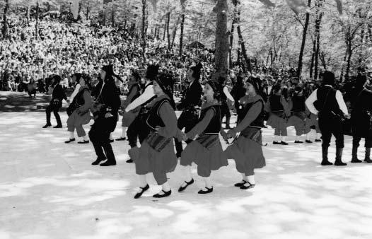 F: 8: Giresun-Aksu Festivaline bir halk oyunlar ekibi/the official festival of Giresun, a team of the folk dance/ Le festival officiel de Giresun, une équipe de danse traditionnelle F:9 May s Yedisi