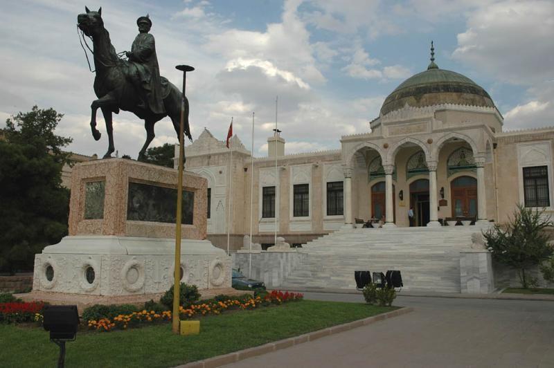 26 İnceleme konusu olan mezar taşlarının bulunduğu Ankara Etnografya Müzesi hakkında genel bilgiler: Etnografyanın Tanımı Etnografya (budun betimi, kavmiyat), kavimleri karşılaştırarak inceleyen,