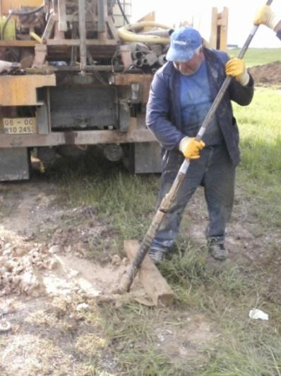 Bu nedenle kuyu derinliği 6.0 metre olmasına rağmen ölçüm derinlikleri 4.5 ve 3.0 metredir. Bahsedilen seviyelere prob yerleştirilmiş ve presiyometre deneyi yapılmıştır.