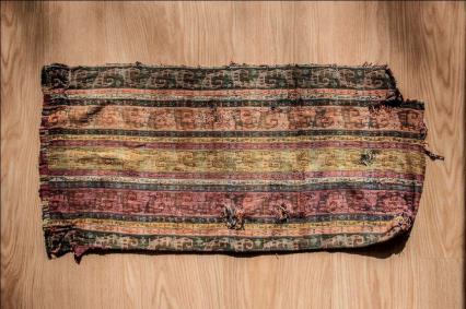 Şekil 6. Gürün Halk Eğitim Müdürlüğü Koleksiyonu. Gürün shawls were used for clothing in women s attire and as kaftan.