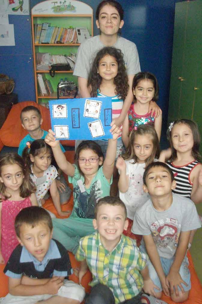 TÜRKİYE EĞİTİM GÖNÜLLERİ VAKFI 23 Ocak 1995 tarihinde kurulmuş olan Türkiye Eğitim Gönüllüleri Vakfı nın varoluş nedeni, 7 16 yaş arası ilköğretim çağındaki çocuklara devlet tarafından verilen temel