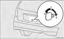 Kilitleme ve açma 1 UYARI Bagaj kapaðý E00301400106! Aracýn bagaj kapaðýnýn açýk olarak kullanýlmasý, kabin içine karbonmonoksit (CO) gazý girebileceðinden dolayý tehlikeli olabilir.