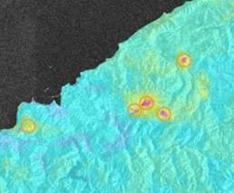 Burada, φ orbit iki görüntünün alındığı yörünge faklarından kaynaklanan faz anomali, φ topo topoğrafik bileşen, φ atm atmosferik gecikme bileşeni, φ noise gürültü anomali ve φ def yüzey