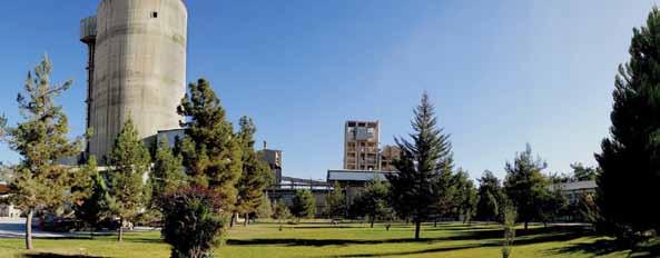 Limak Gaziantep Çimento Gaziantep Çimento Fabrikası 1961 yılında kurulmuş, kamuya ait bir kuruluş iken özelleştirilmiş ve 2006 yılında da Limak Çimento bünyesine katılmıştır.