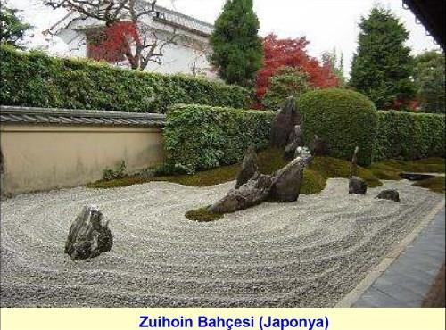 Japon Bahçe Sanatı Japon bahçeleri, Avrupa'da olduğu gibi lüks göstergesi olarak düşünülmemiştir.klasik bir Avrupa bahçesinde doğa budanmış ve temizlenmiştir.