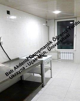 Metro ile Üniversiteye ulaşım sadece 7 Dakika sürmektedir Wc ve Banyo 2 Oda ortak kullanımına açıktır Konforlu Yurtlarda konaklamak isteyen