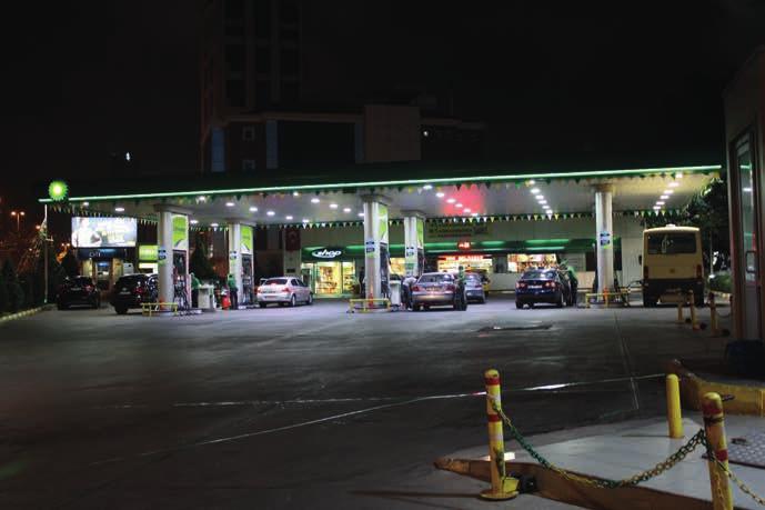 Endüstriyel ve Dış Mekan Aydınlatma Kullanım Alanları / Applications Areas Benzinlik / Gas Stations Alçak Tavan / Low Bay Industrial And Outdoor Lighting Kanopi Altı Aydınlatma