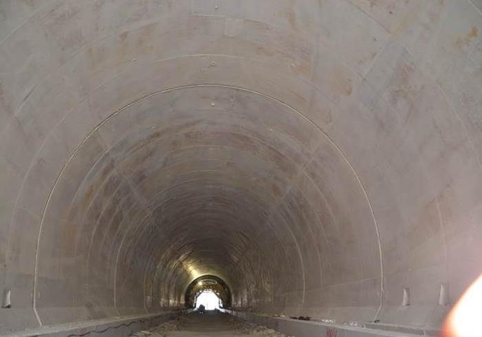 T6 tüneli girişinde 971,25 metre çıkışında ise 1405,20 metre ilerlenmiştir. Tünel boyu 2.444,20 metredir.