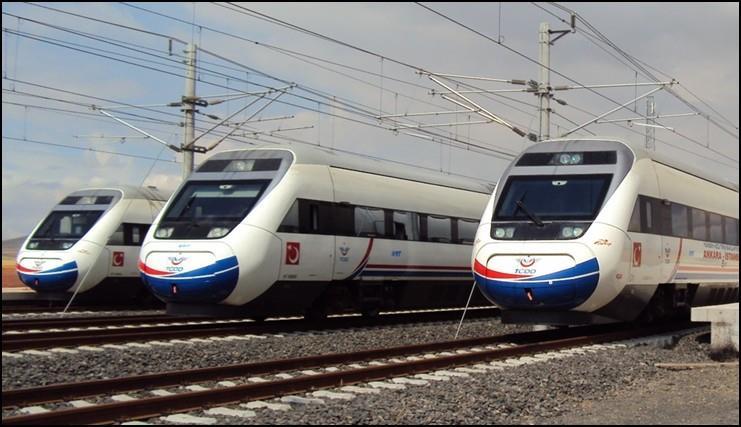 Şekil 4.7 : Ankara- Konya hattında çalıştırılan HT 65000 serisi yüksek hızlı tren seti görünüşleri. 4.1.9. Maliyetler Çizelge 4.2 de Ankara- Konya hattı 1. ve 2.