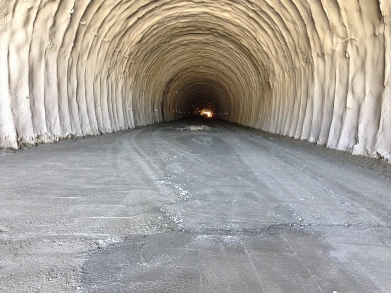 Yerköy-Sivas Altyapı İkmal İşleri - Kesim1 (Km:282+600-332+300): Tünel imalatları, sanat yapısı ve toprak işleri devam etmekte olup %63 fiziki ilerleme sağlanmıştır.