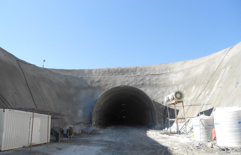 Tünel 6-7-8 Giriş kısmında 1087. metre üst yarı imalatı tamamlanmıştır. Tünel 6-7-8 Çıkış kısmında 592. metre üst yarı imalatı tamamlanmıştır. (Şekil 4.37) Şekil 4.