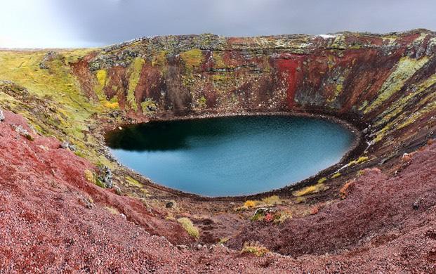 100 dereceye kadar ulaşan gayzerden sonra Avrupa' nın en güçlü şelalesi Gullfoss'un ihtişamına tanıklık edeceğiz.