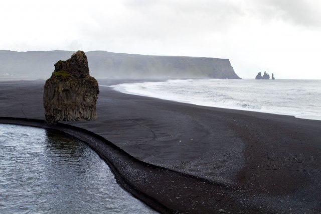 3. GÜN 03 Kasım 2017 GÜNEY İZLANDA Reynisfjara - Seljalandsfoss - Dyrhoaey Reykjavik'e yaklaşık 2 saat uzaklıktaki Seljalandsfoss ile güne başlıyoruz, devamında ise hemen yanındaki gizli şelale