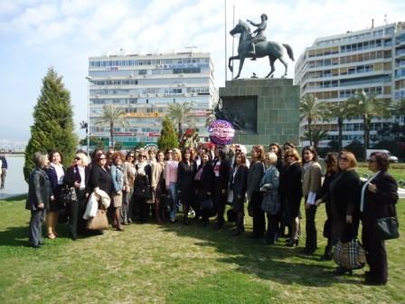03.2011 tarihinde Cumhuriyet Meydanı nda biraraya gelerek, Ata mıza saygı