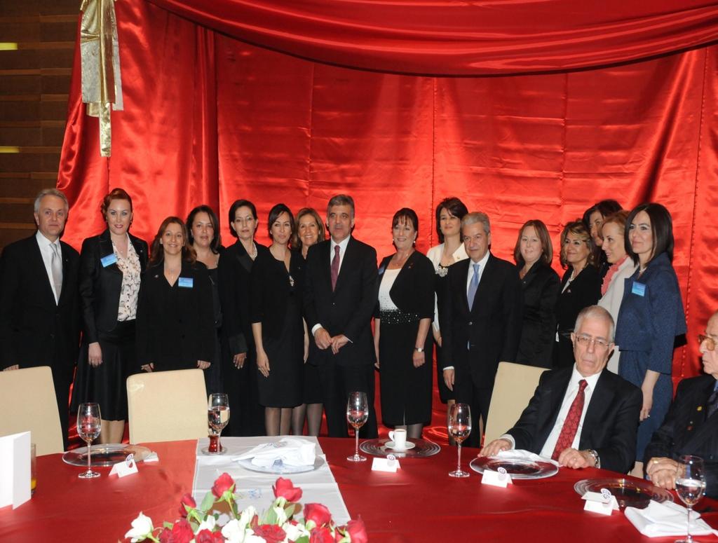 DÖNEMİN CUMHURBAŞKANI SAYIN ABDULLAH GÜL TARAFINDAN ONURLANDIRILAN AKŞAM YEMEĞİ 07 Mayıs 2011 tarihinde Swiss Otel de Cumhurbaşkanımız Sayın Abdullah Gül tarafından onurlandırılan akşam