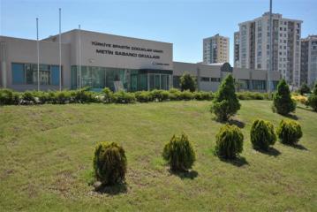 1. Metin Sabancı Spastik Çocuklar ve Gençler Rehabilitasyon Eğitim ve Üretim Merkezi, İstanbul 1996 yılında hizmet vermeye başlayan Metin Sabancı Merkezi toplam