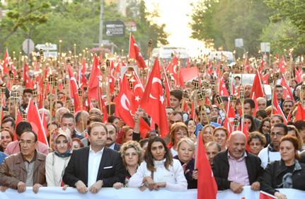 18 Mayıs 2017 Maltepe Belediye Başkanı Ali Kılıç, Dinç ve diri bir gençlik Mustafa Kemal in Cumhuriyeti ne, Türkiye nin birliğine ve