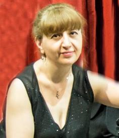 Nona TSUTSKIRIDZE (Piyano) N o n a Ts u t s k i r i d z e 1 9 6 6 y ı l ı n d a Gürcistan'da doğdu.