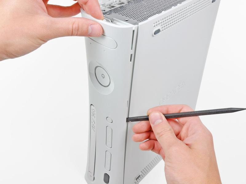 Ayrıca Xbox 360 açılış aracı kenarını kullanarak bu görevi başarmak olabilir, ama plastik kasa çizebilir.