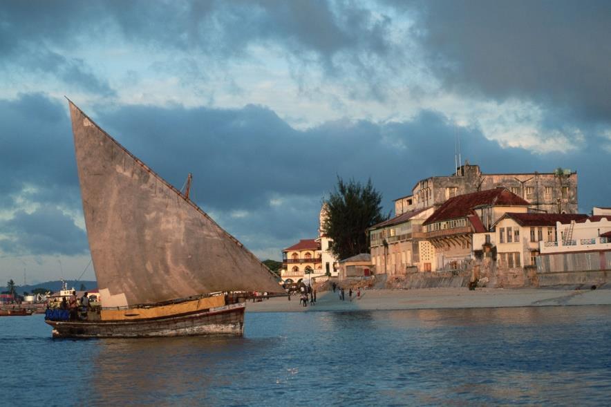 Dar sokaklar, el yapımı antika kapılar, eski evler ve tamamen Zanzibar a özgü olan mimarinin tadına varacaksınız.