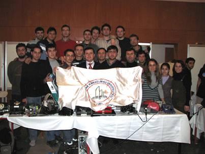 Yağlı güreş yapan robot projesi (Serbest Kategori) ODTÜ Robot günleri 2007 de Zonguldak