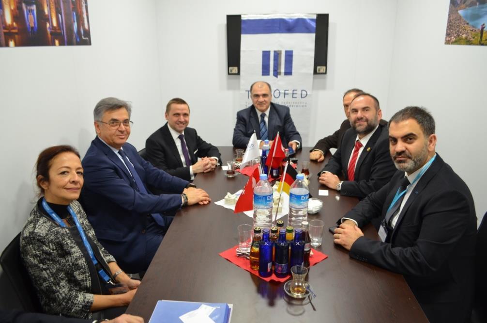 Osman Ayık ın yanı sıra Genel Sekreter Gülçin Güner ve yönetim kurulu üyeleri Tacettin Özden, Birol Akman ve Yakup Dinler ile AKTOB Yönetim Kurulu üyesi