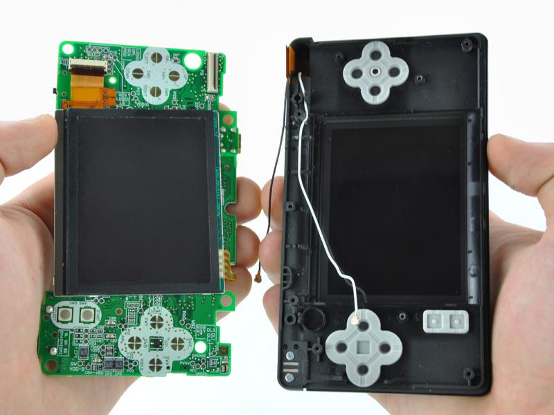 anakart üzerindeki yuvasından üst LCD şerit kabloyu ayırmak için uzak DS Lite gelen anakart çekin.